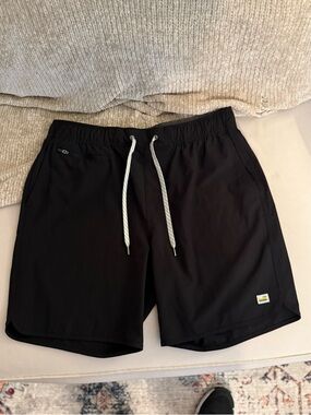 Men’s Vuori Black Shorts